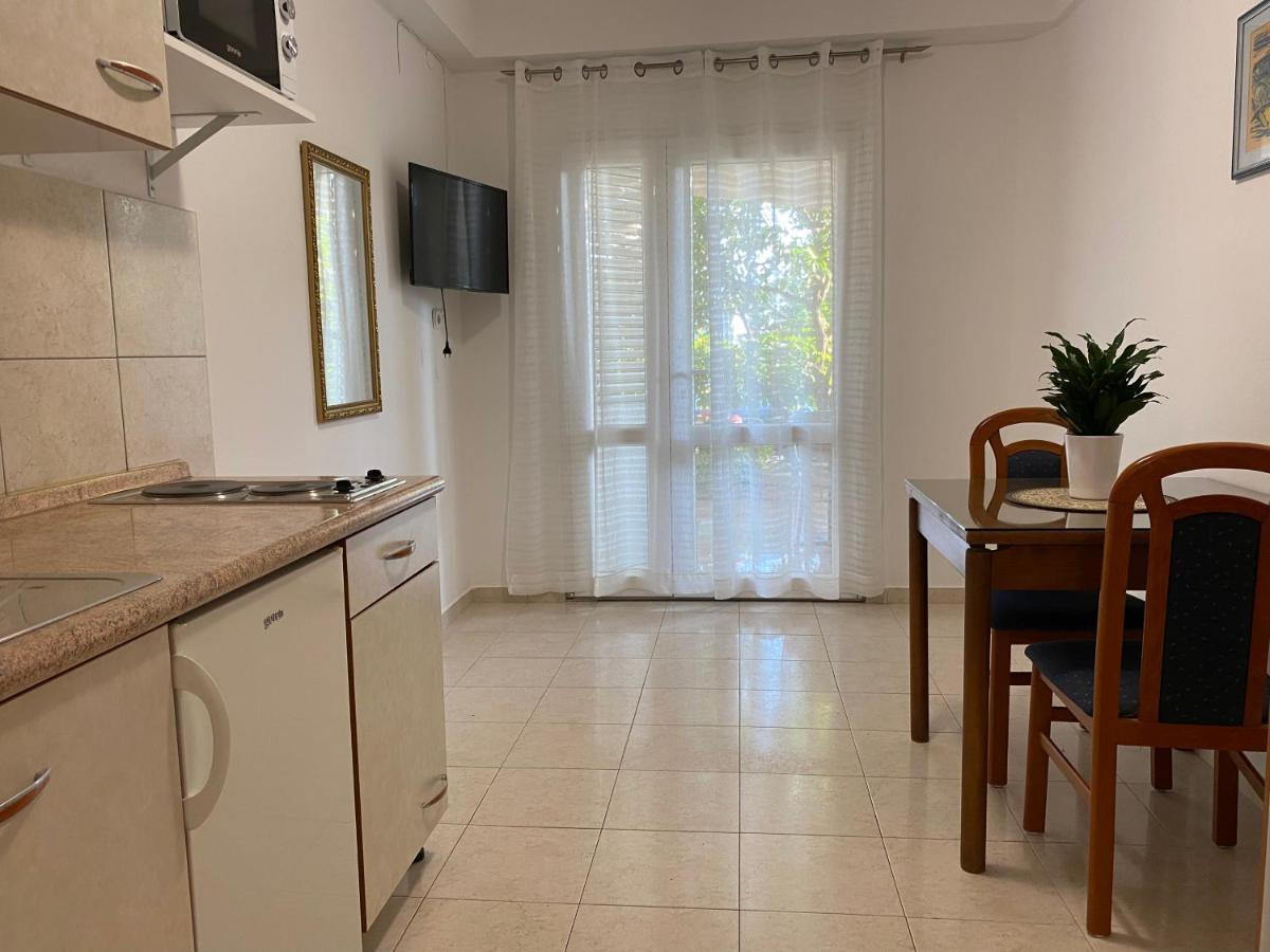 Emanuela 2 Apartment โนวาลยา ภายนอก รูปภาพ