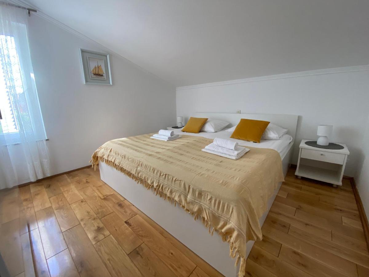 Emanuela 2 Apartment โนวาลยา ภายนอก รูปภาพ