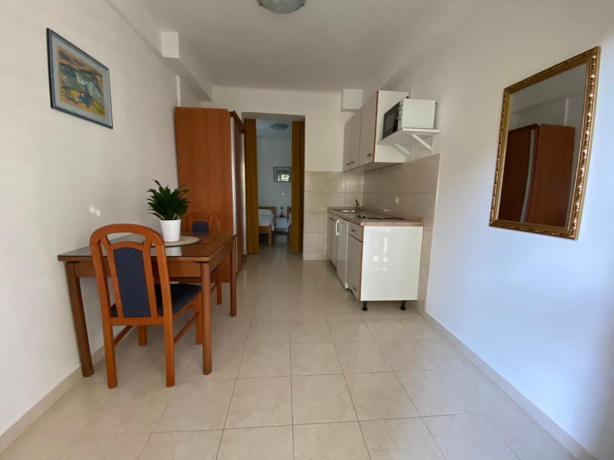 Emanuela 2 Apartment โนวาลยา ภายนอก รูปภาพ