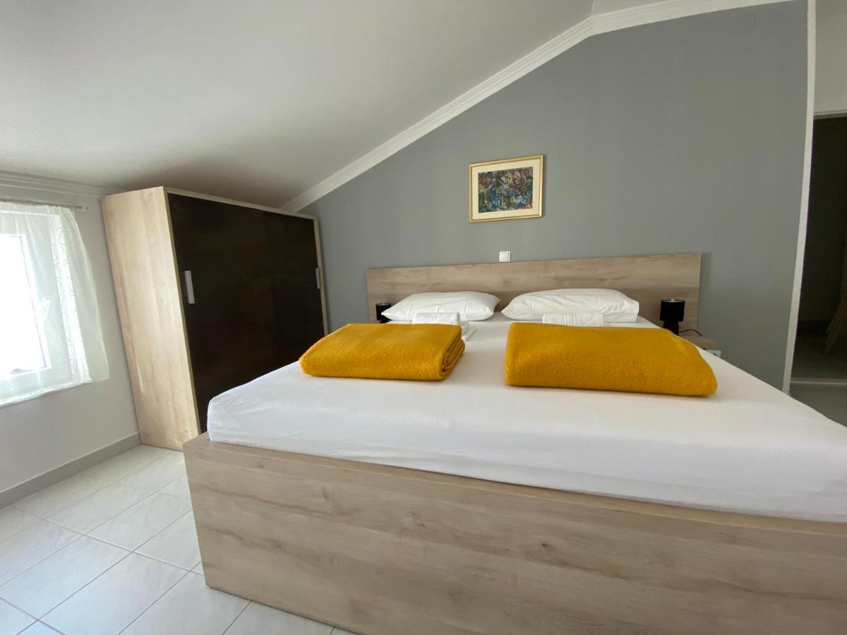Emanuela 2 Apartment โนวาลยา ภายนอก รูปภาพ