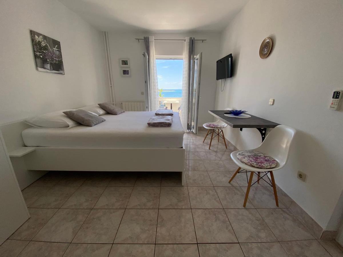 Emanuela 2 Apartment โนวาลยา ภายนอก รูปภาพ