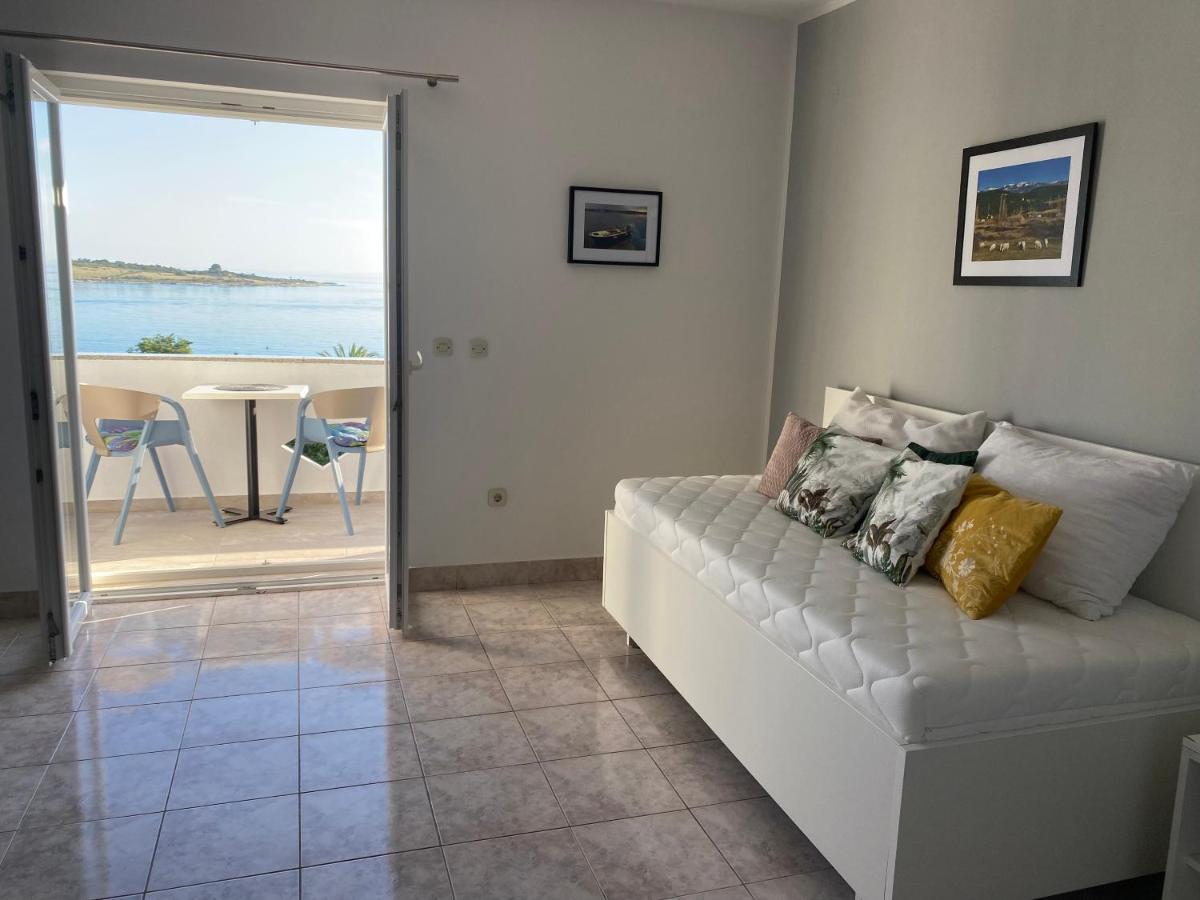 Emanuela 2 Apartment โนวาลยา ภายนอก รูปภาพ