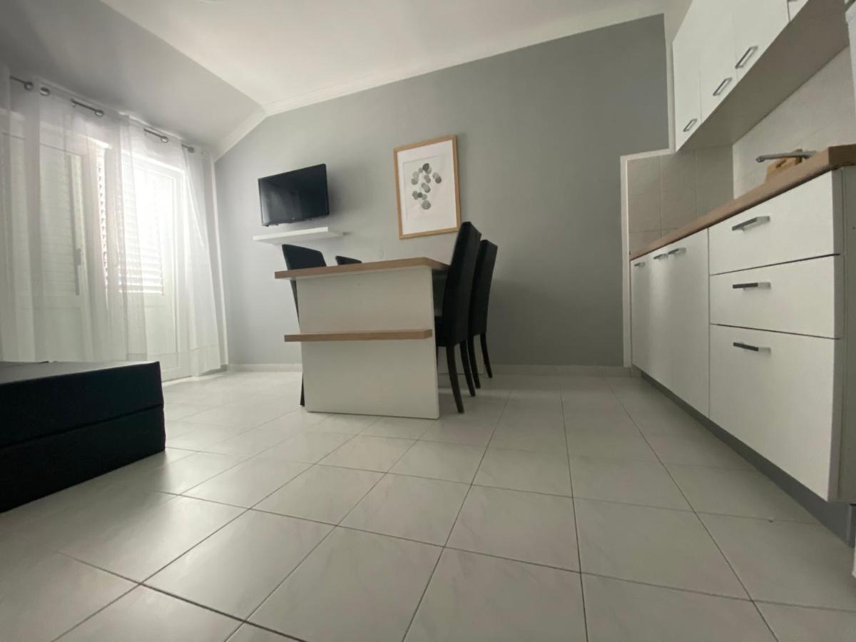 Emanuela 2 Apartment โนวาลยา ภายนอก รูปภาพ