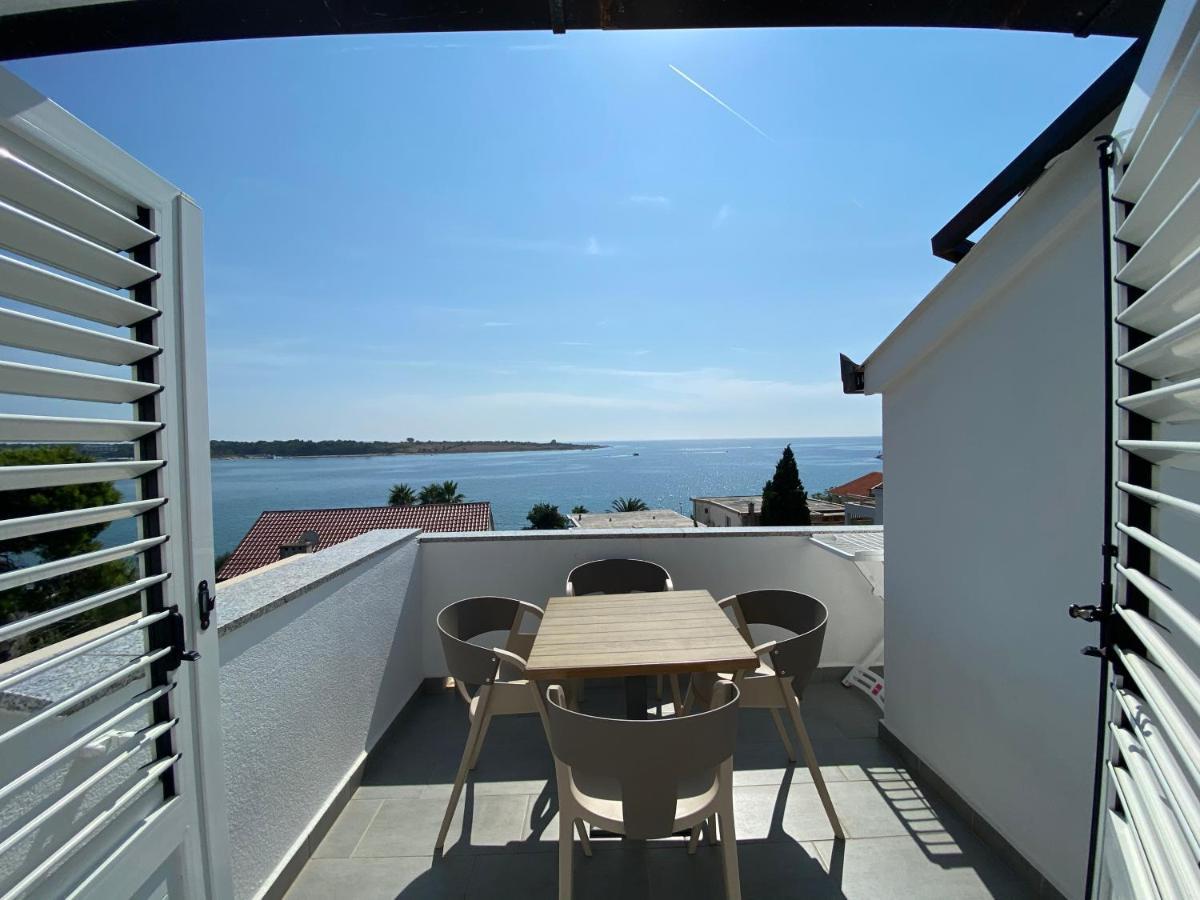 Emanuela 2 Apartment โนวาลยา ภายนอก รูปภาพ