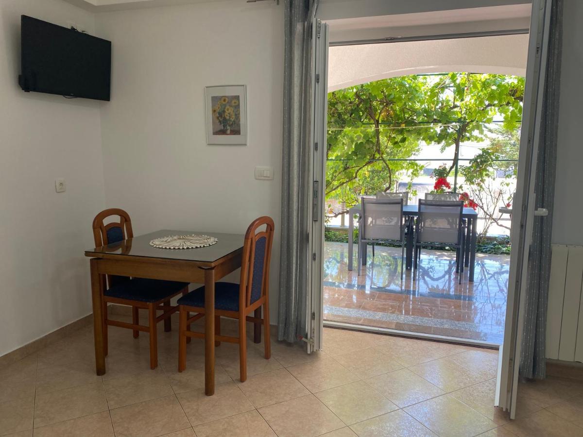 Emanuela 2 Apartment โนวาลยา ภายนอก รูปภาพ