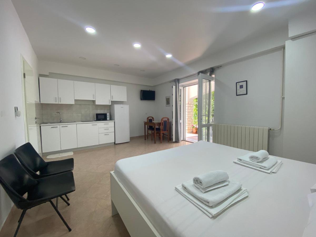 Emanuela 2 Apartment โนวาลยา ภายนอก รูปภาพ
