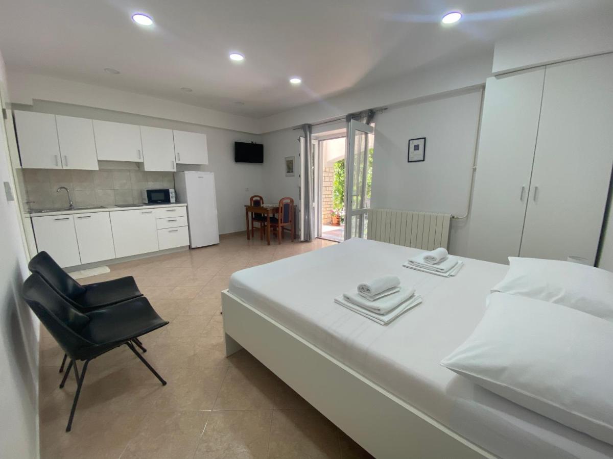 Emanuela 2 Apartment โนวาลยา ภายนอก รูปภาพ